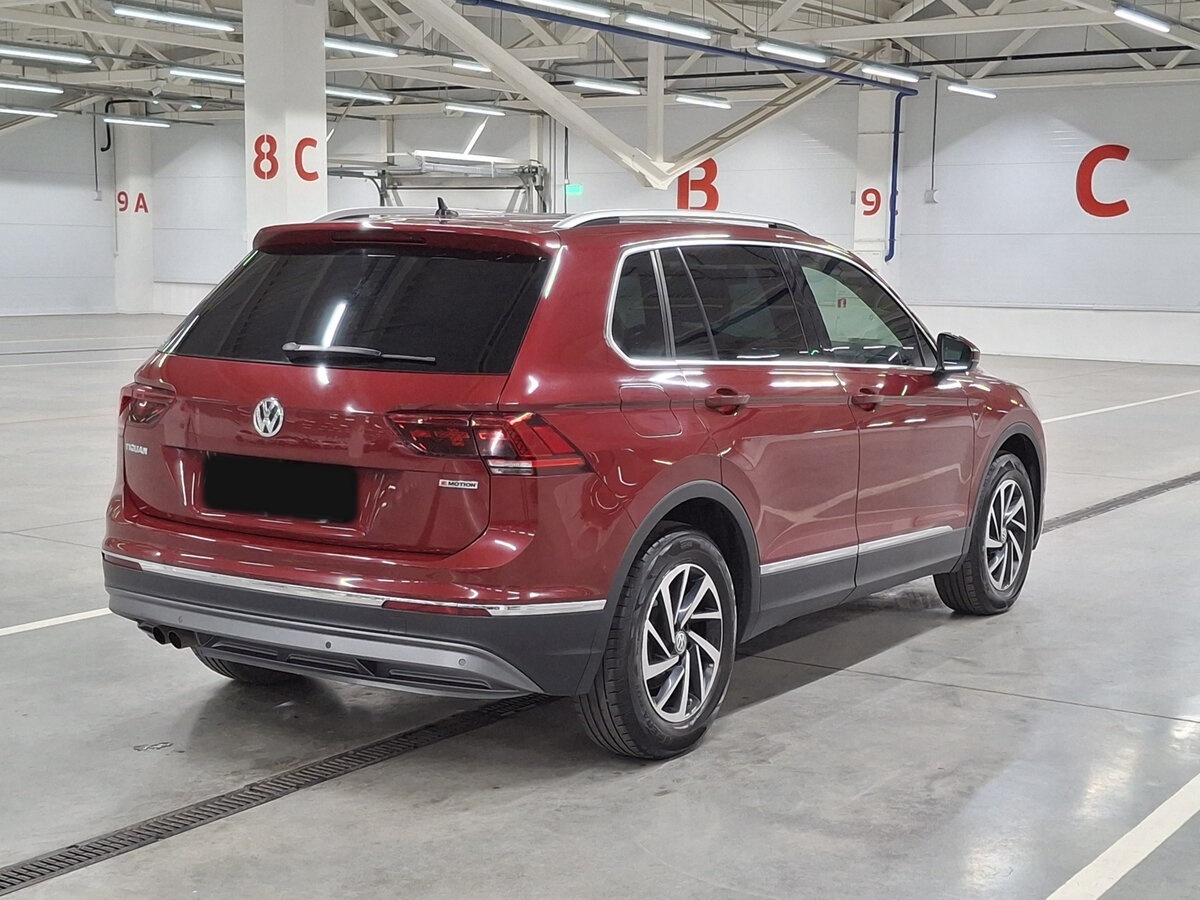 Volkswagen Tiguan 2018 года с пробегом. Фото: #4