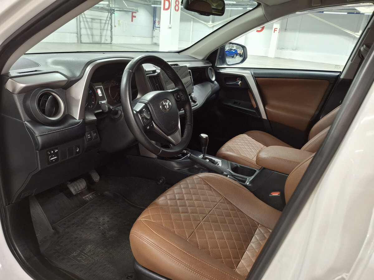 Toyota RAV4 2017 года с пробегом. Фото: #15