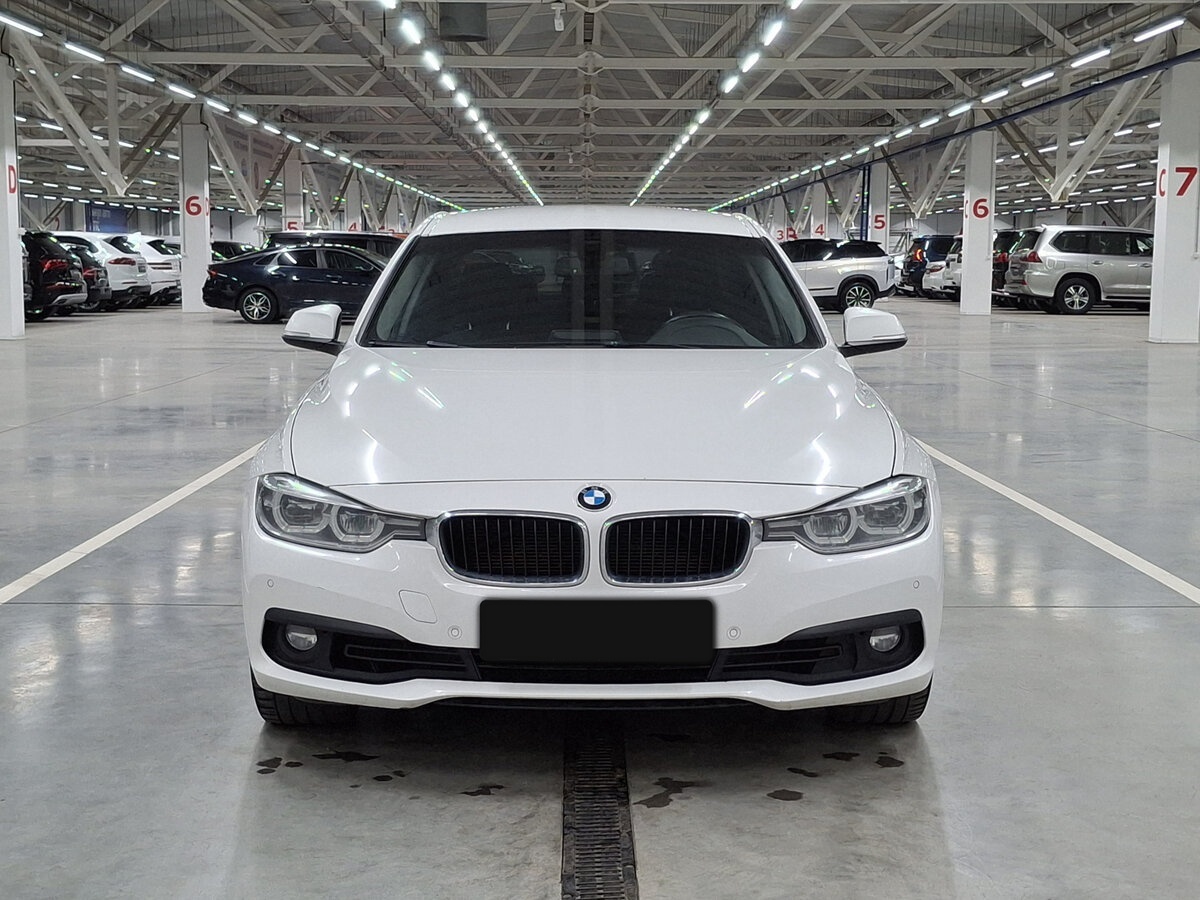 BMW 3 серии 2015 года с пробегом. Фото: #1