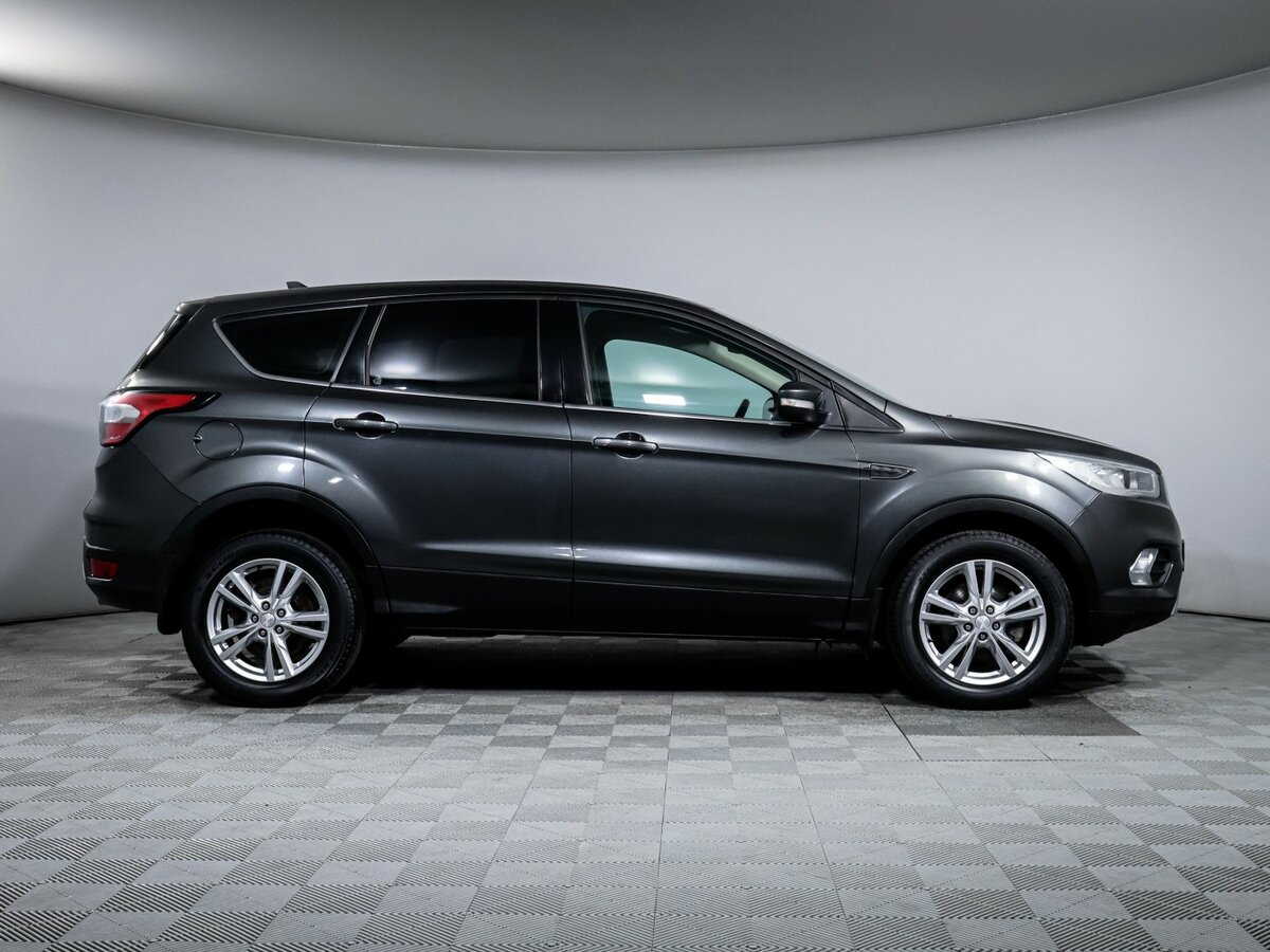 Ford Kuga 2019 года с пробегом. Фото: #3