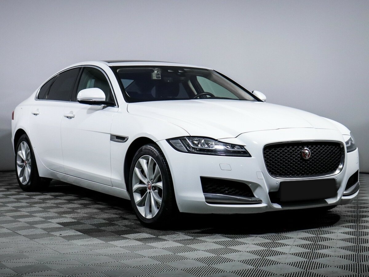 Jaguar XF 2018 года с пробегом. Фото: #2