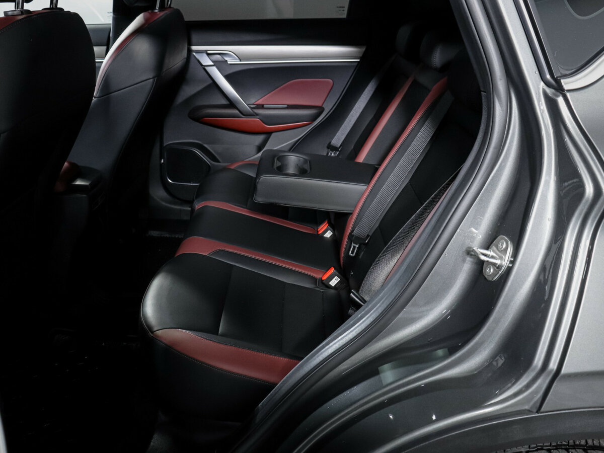 Geely Coolray 2023 года с пробегом. Фото: #9