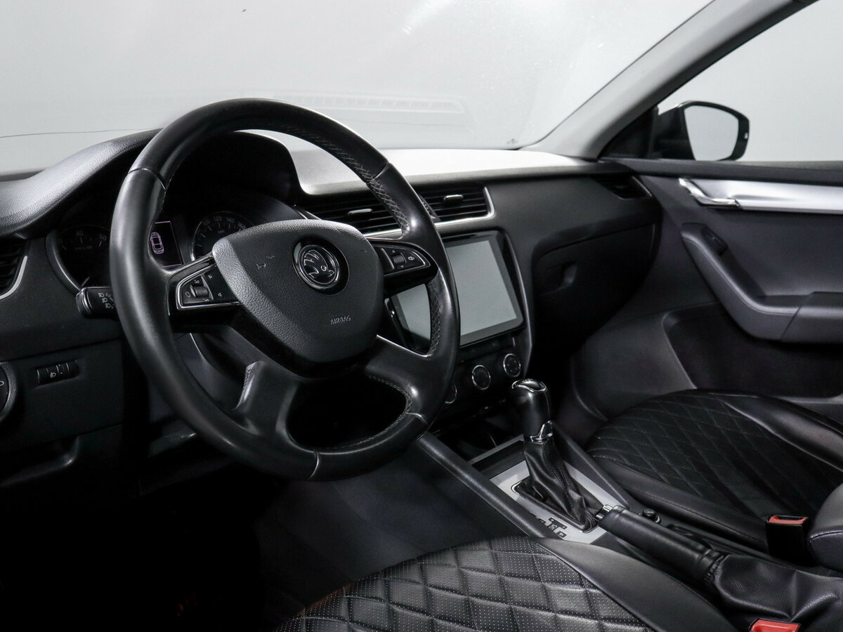 Б/У Шкода Октавия 2013 года. Фото: #10