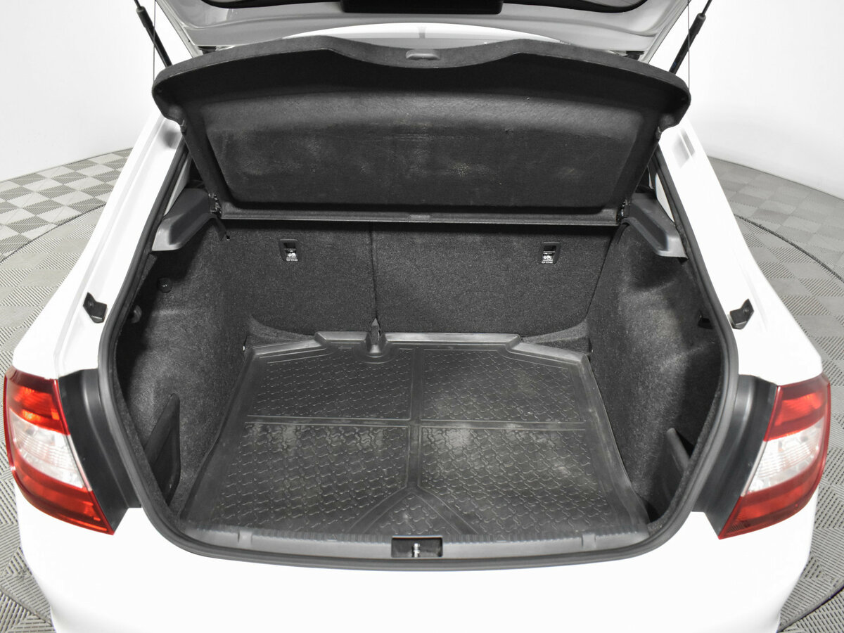 Б/У Шкода Рапид 2017 года. Фото: #15