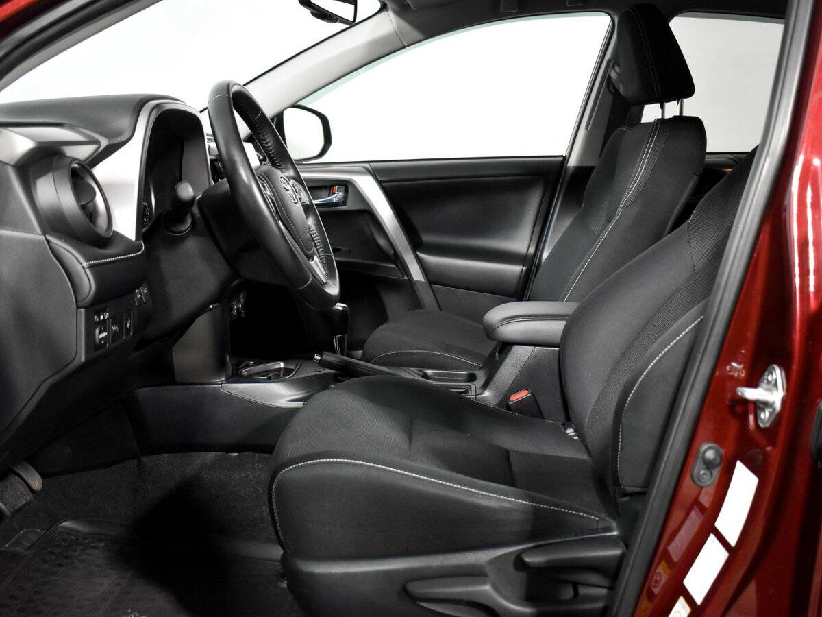 Б/У Тойота Рав4 2016 года. Фото: #9