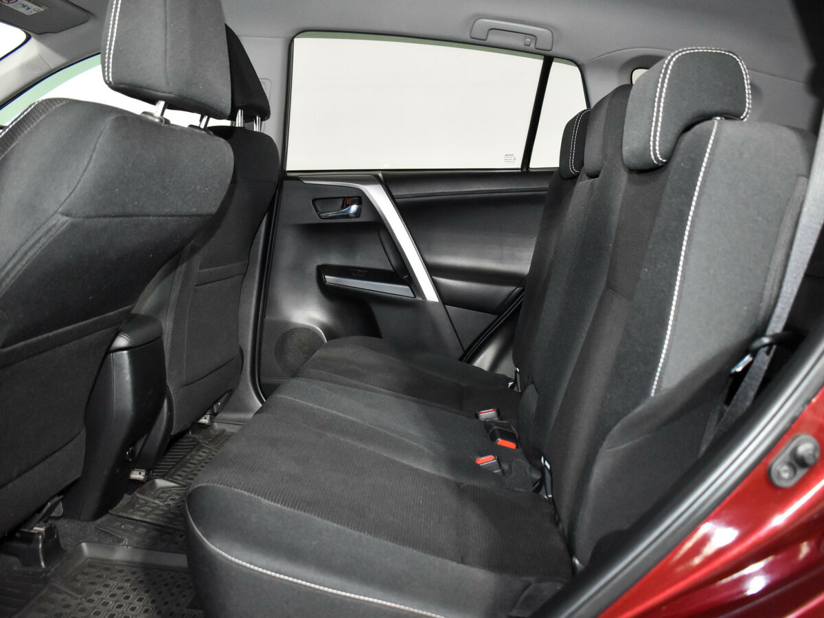 Б/У Тойота Рав4 2016 года. Фото: #10