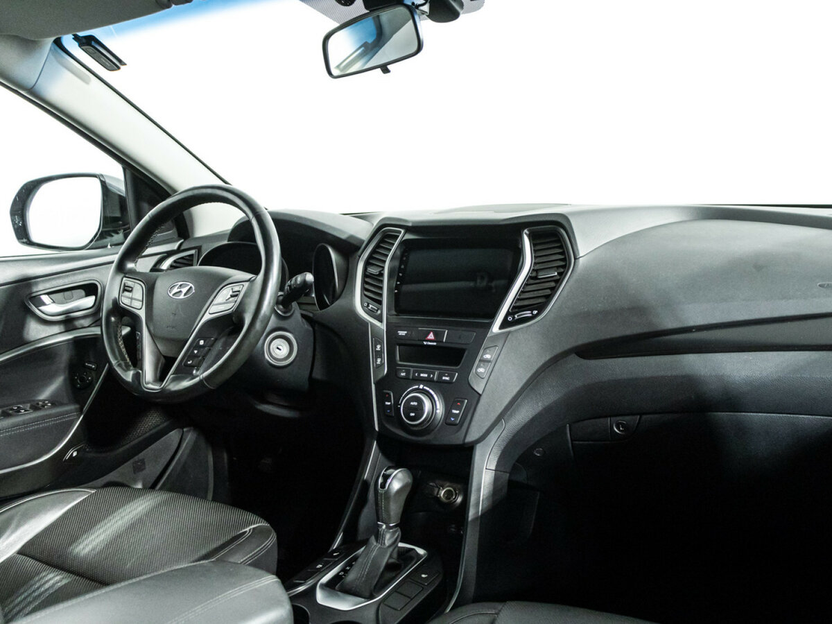 Hyundai Santa Fe 2017 года с пробегом. Фото: #9