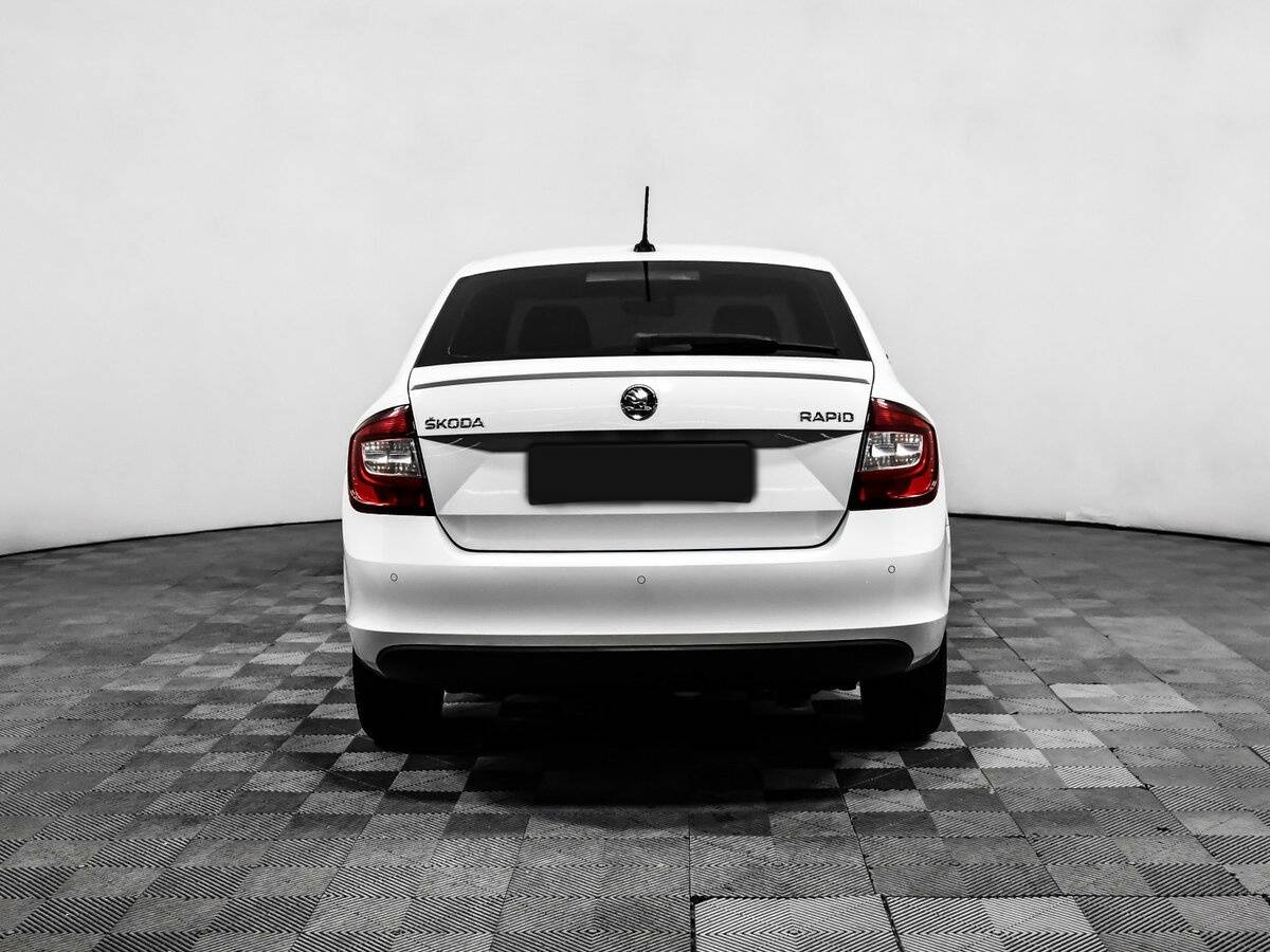 Б/У Шкода Рапид 2018 года. Фото: #4