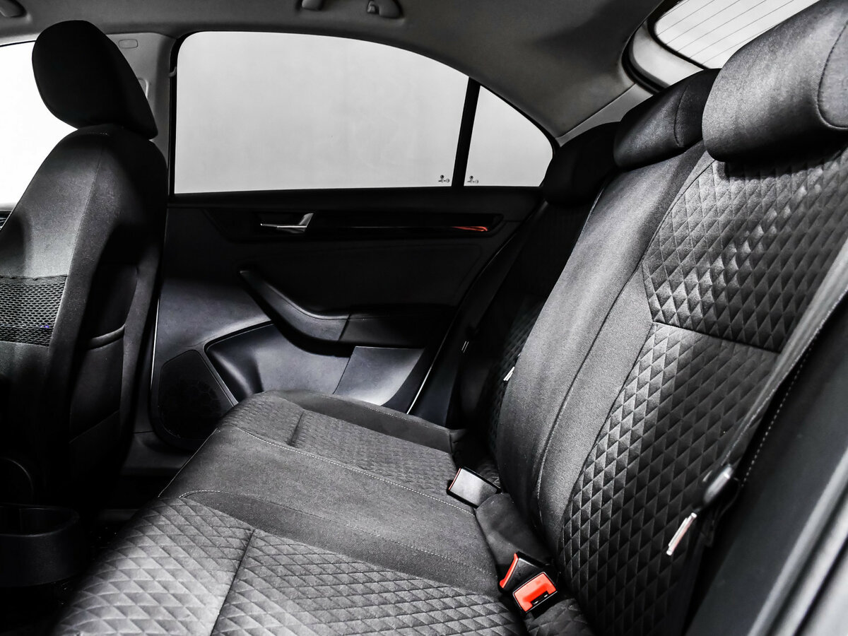 Б/У Шкода Рапид 2018 года. Фото: #9