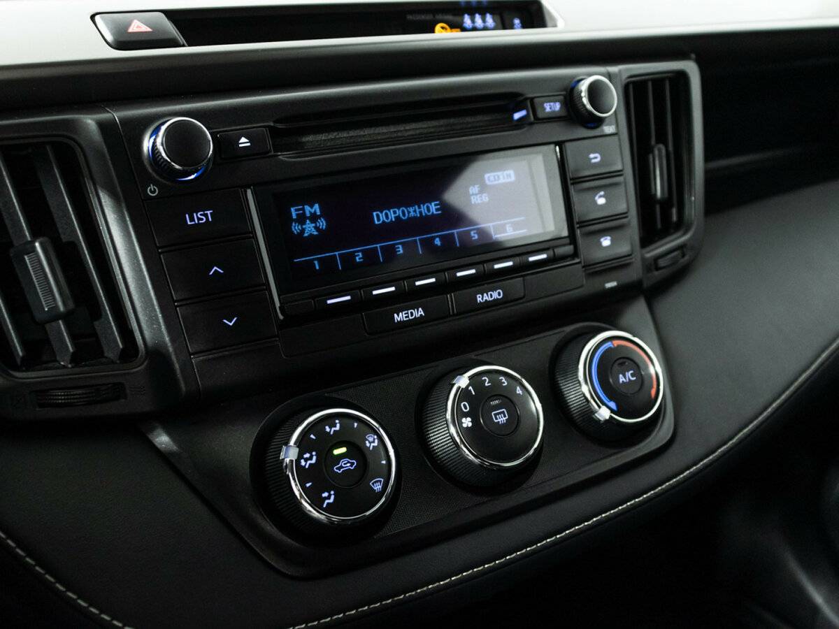 Б/У Тойота Рав4 2017 года. Фото: #14