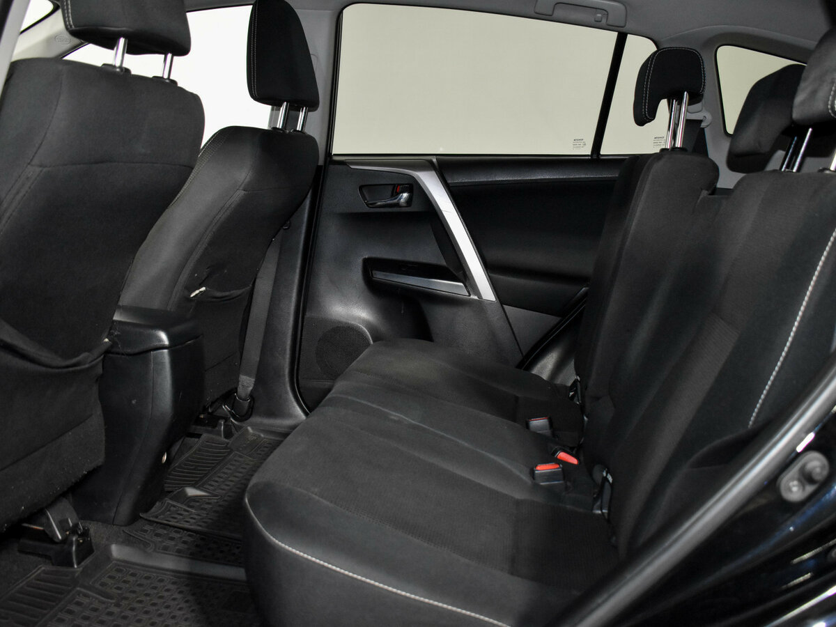 Б/У Тойота Рав4 2018 года. Фото: #10