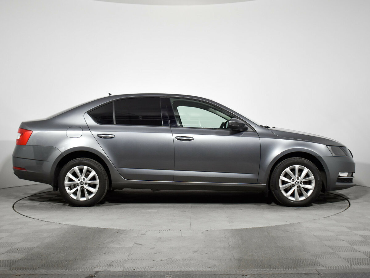 Б/У Шкода Октавия 2017 года. Фото: #3