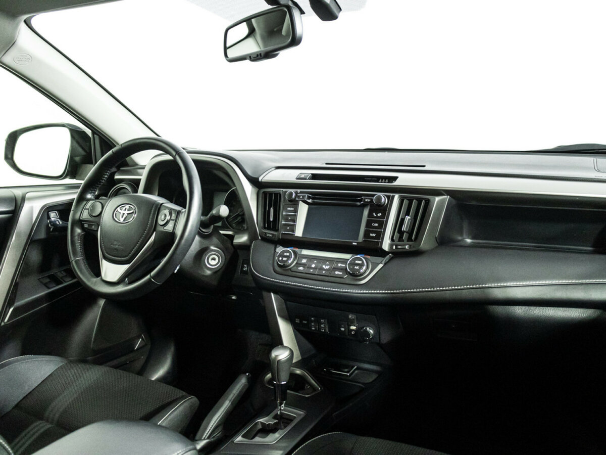 Б/У Тойота Рав4 2016 года. Фото: #8