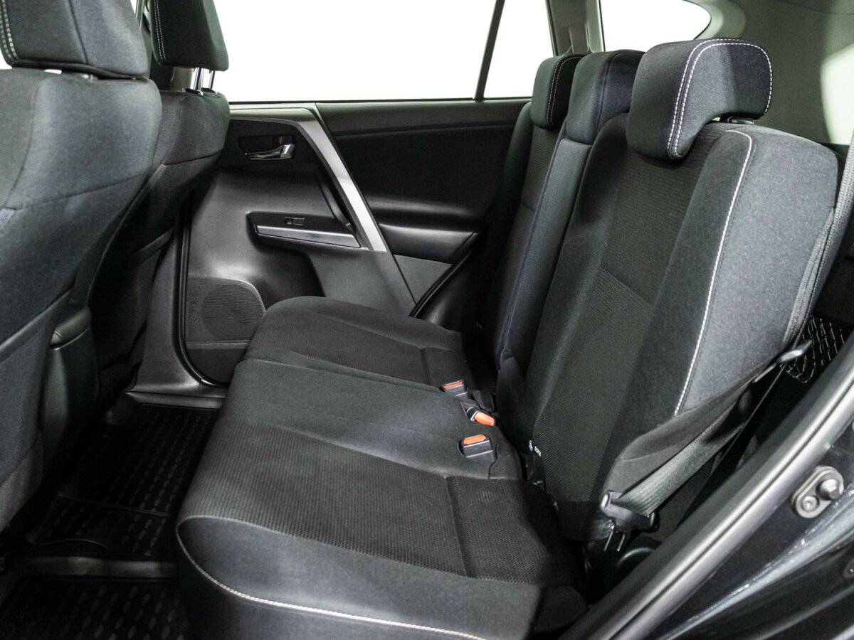 Б/У Тойота Рав4 2016 года. Фото: #9