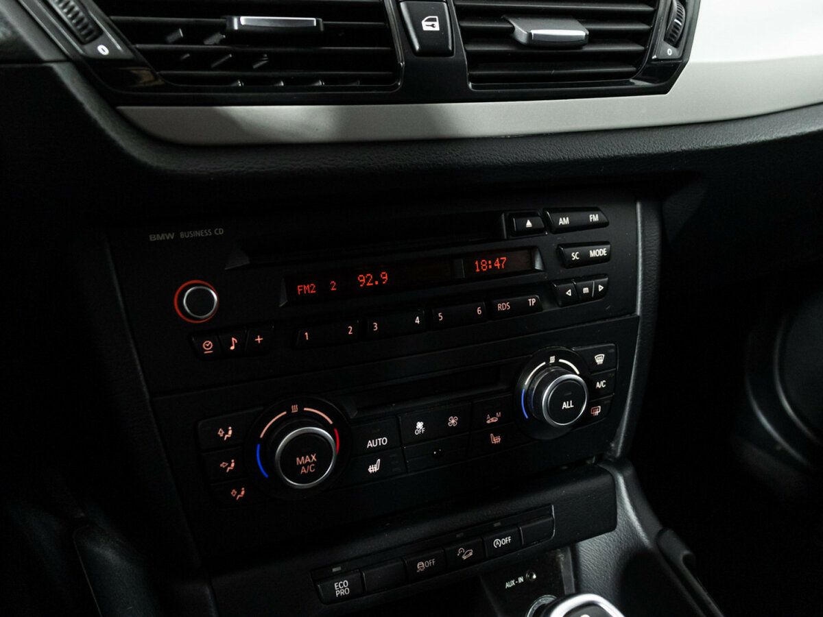 Б/У БМВ Икс1 2014 года. Фото: #14