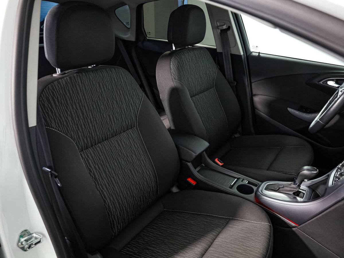 Б/У Опель Астра 2014 года. Фото: #16