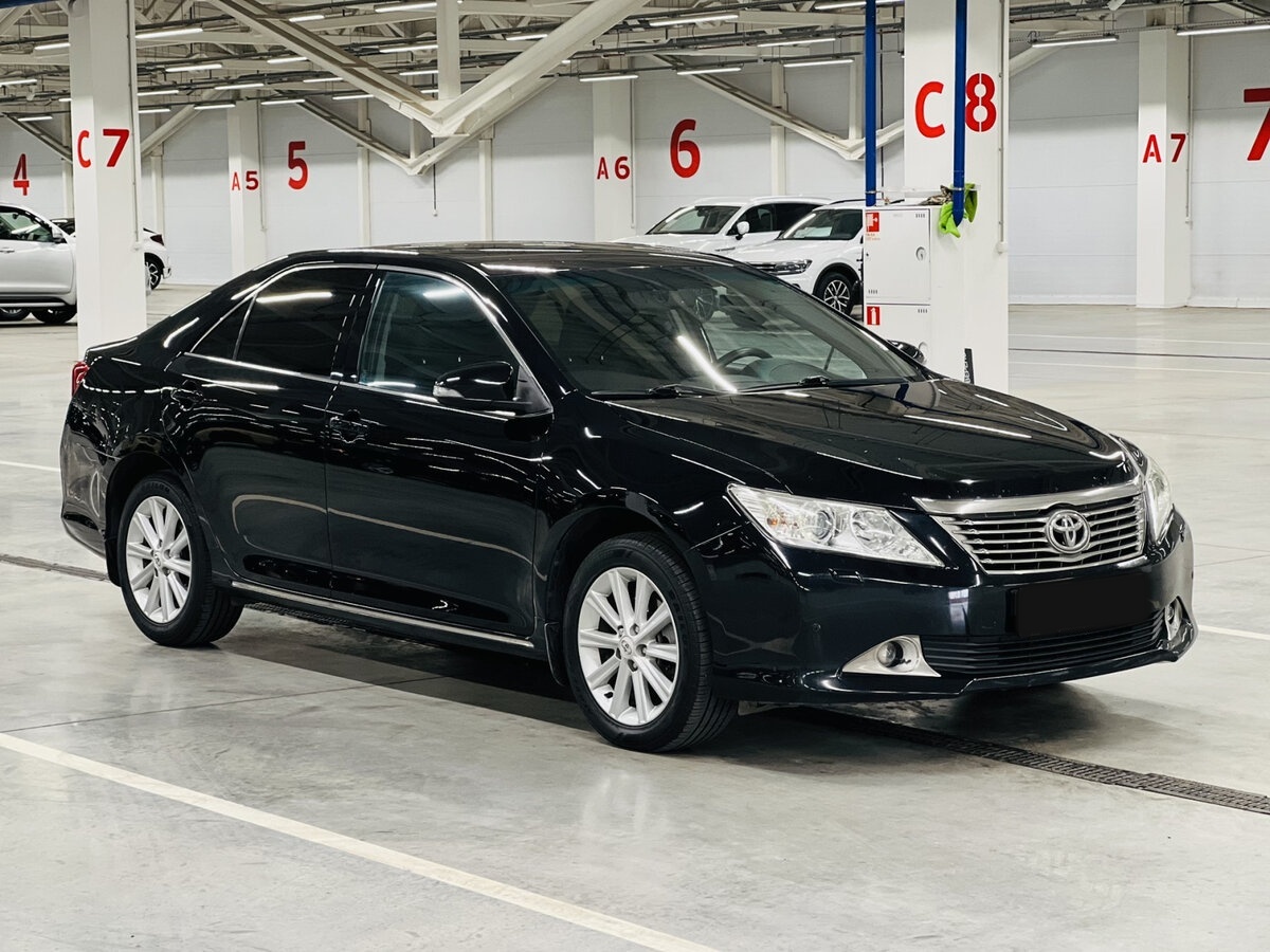 Toyota Camry 2013 года с пробегом. Фото: #2