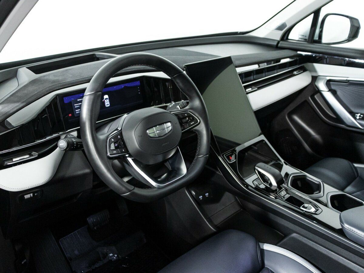 Geely Atlas 2024 года с пробегом. Фото: #10