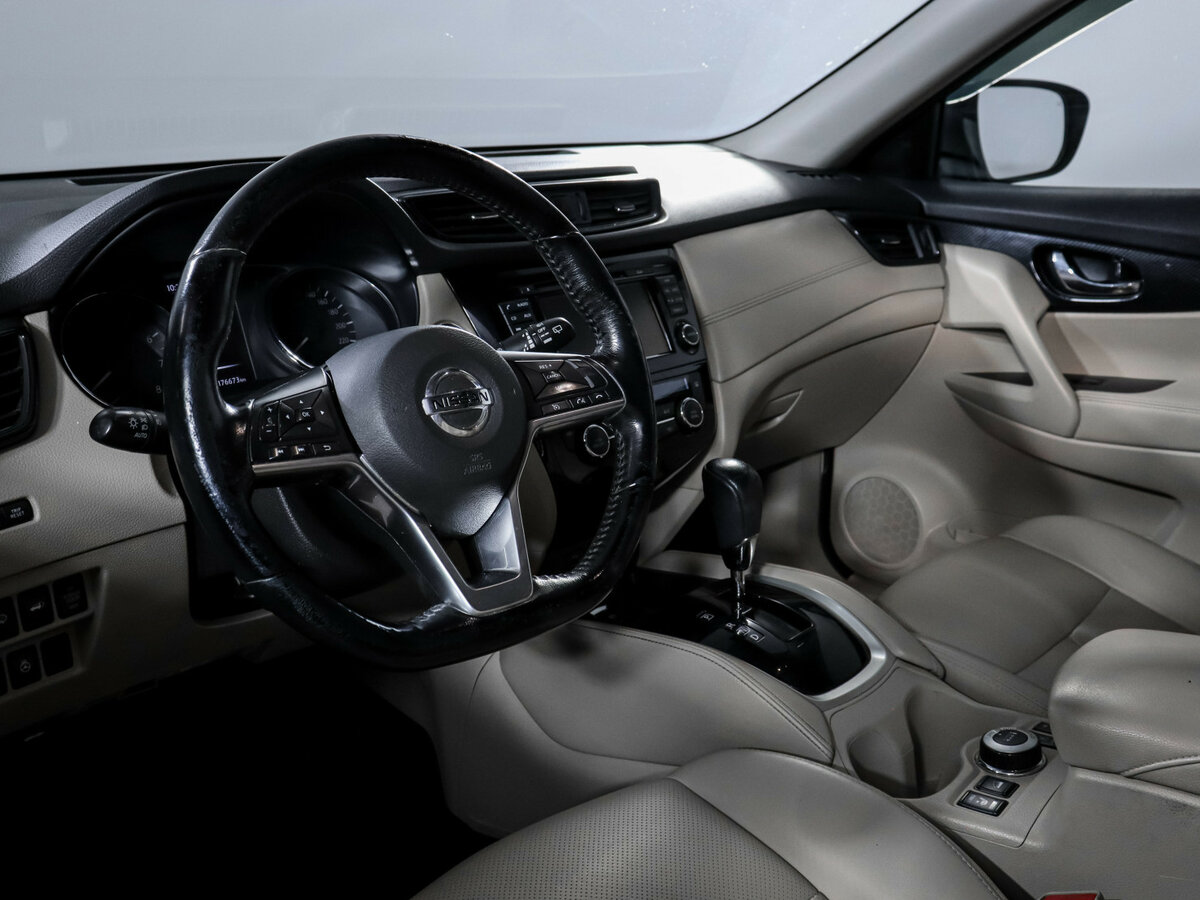 Б/У Ниссан Икс-Трейл 2018 года. Фото: #10