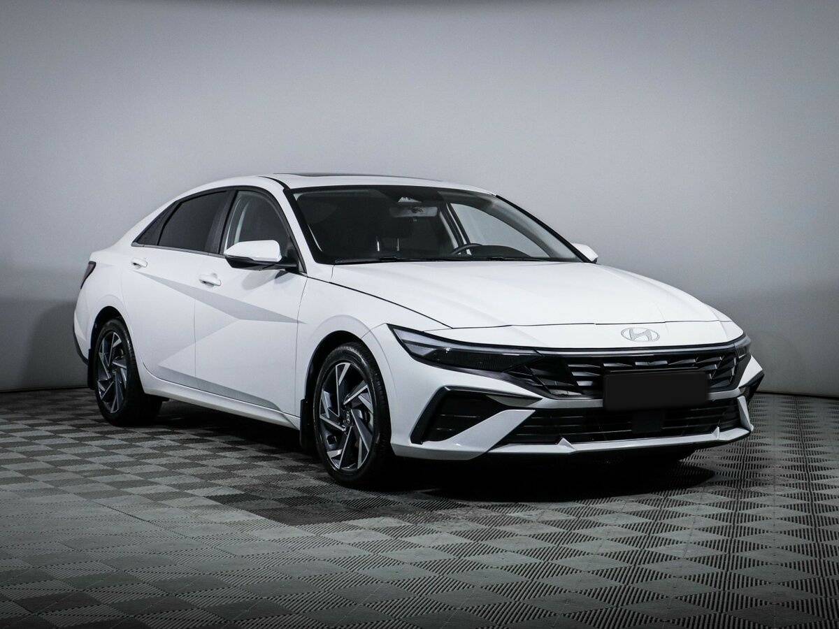 Б/У Хендай Елантра 2024 года. Фото: #2