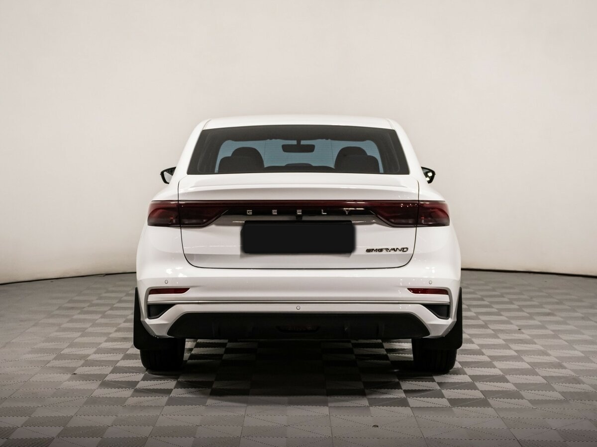 Б/У Джили Эмгранд 2023 года. Фото: #4