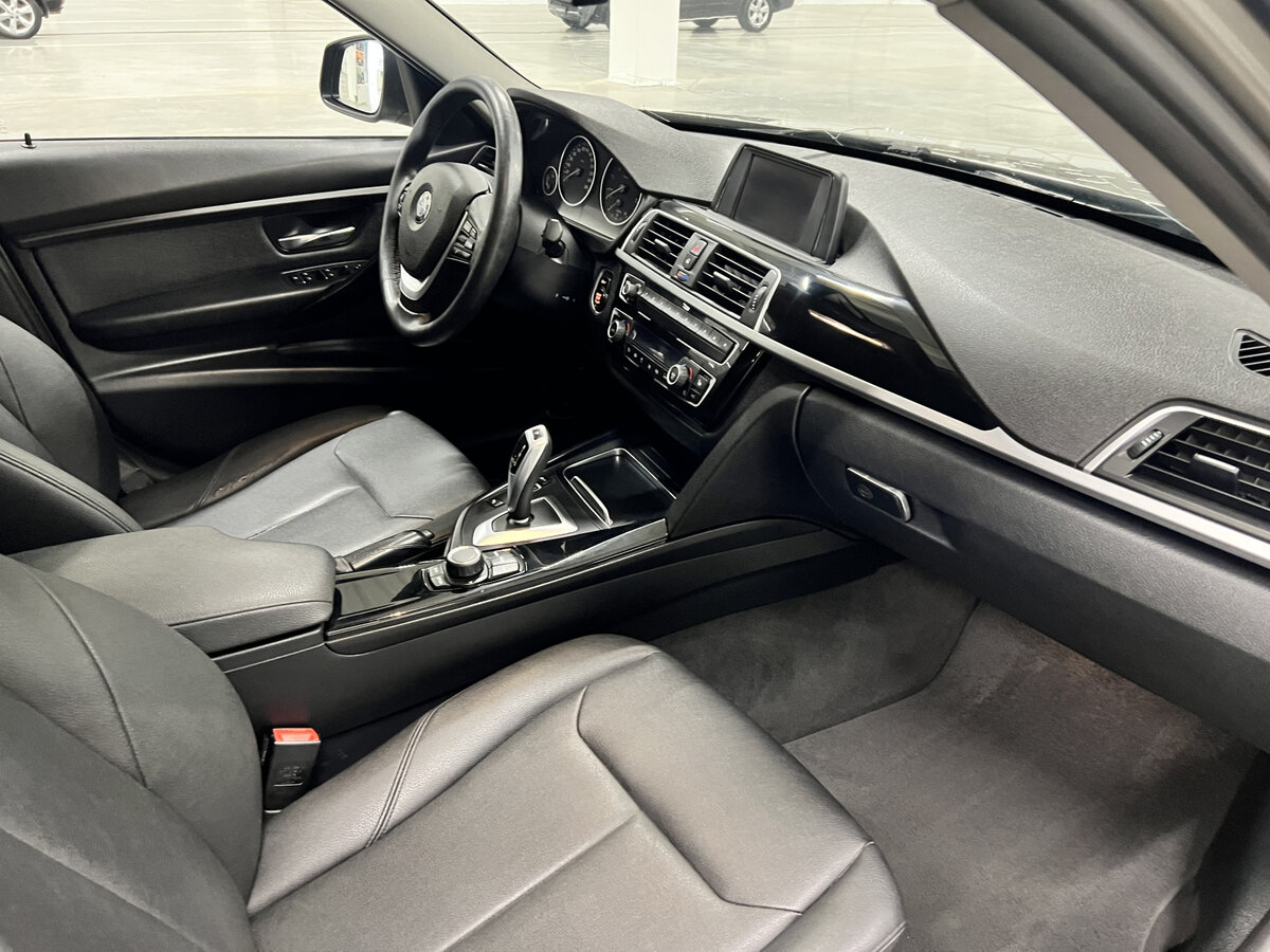 BMW 3 серии 2018 года с пробегом. Фото: #10
