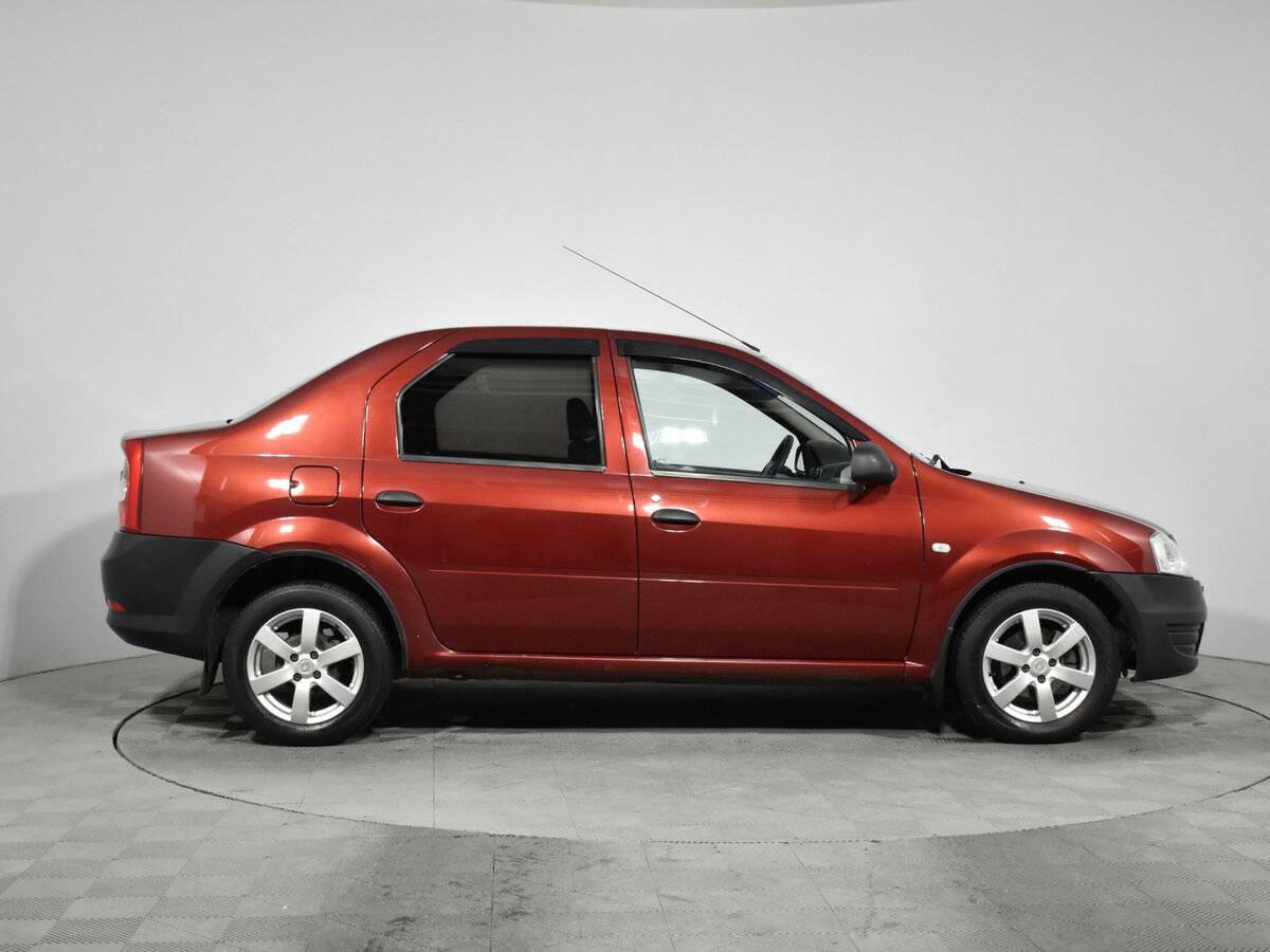 Б/У Рено Логан 2013 года. Фото: #3