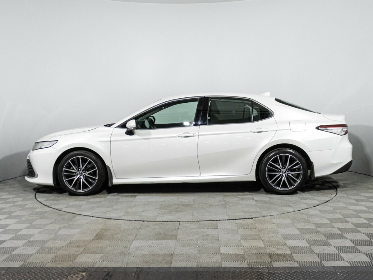 Б/У Тойота Камри 2021 года. Фото: #6