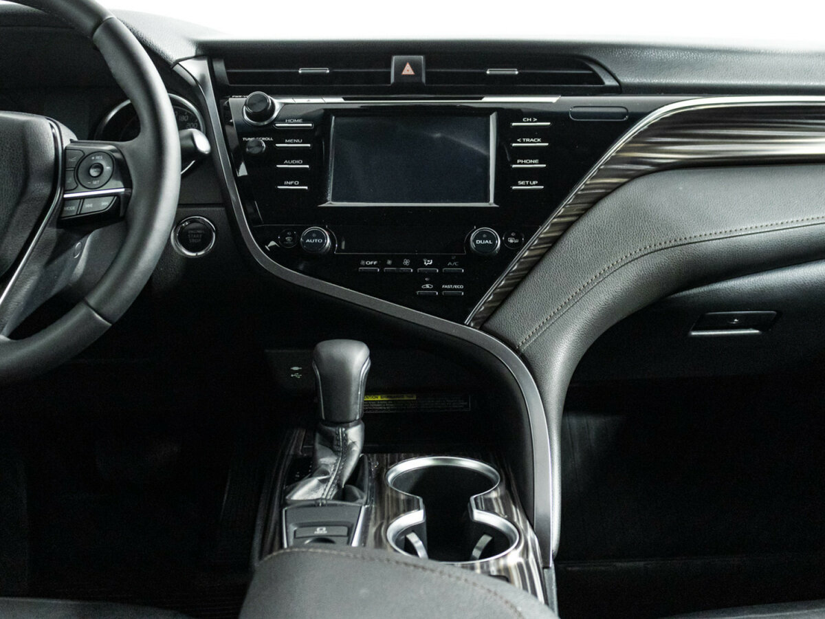 Toyota Camry 2019 года с пробегом. Фото: #13