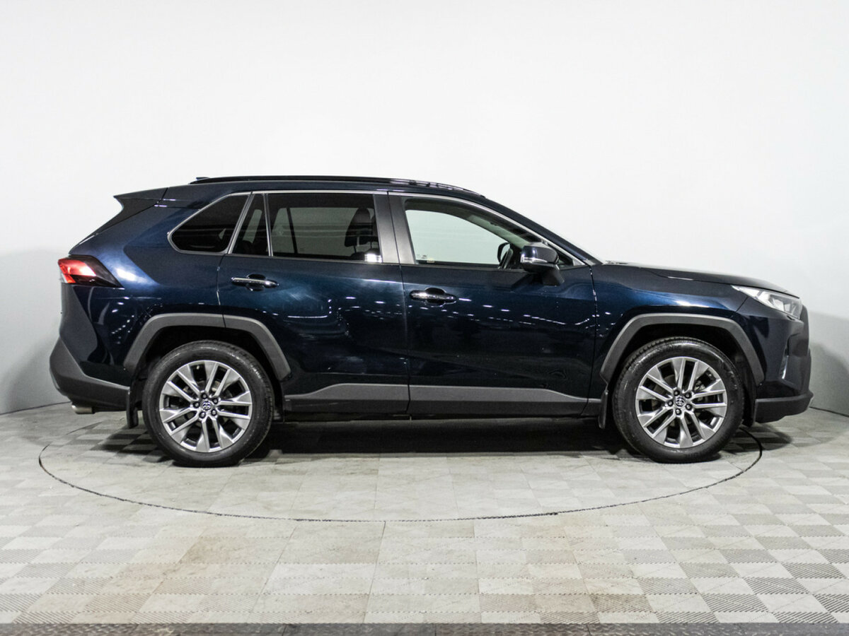 Toyota RAV4 2019 года с пробегом. Фото: #3