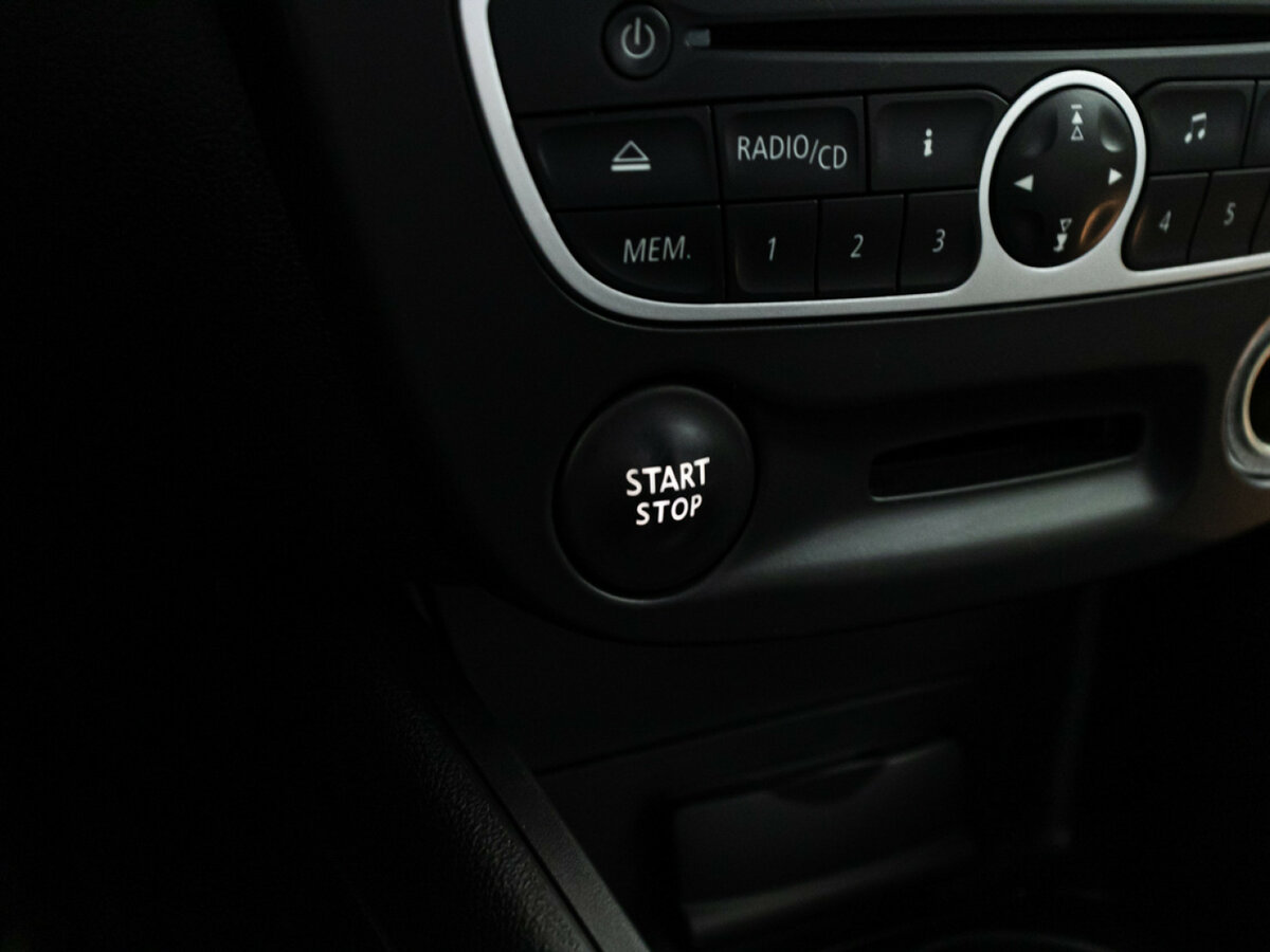 Б/У Рено Флюенс 2012 года. Фото: #14