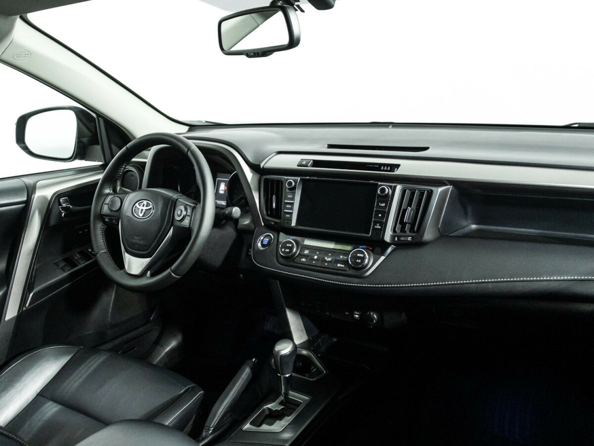 Б/У Тойота Рав4 2016 года. Фото: #8