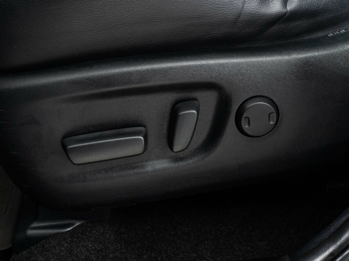 Б/У Тойота Рав4 2016 года. Фото: #13