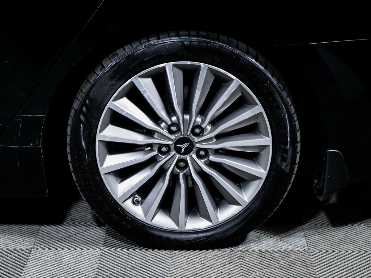 Hyundai Equus 2013 года с пробегом. Фото: #14