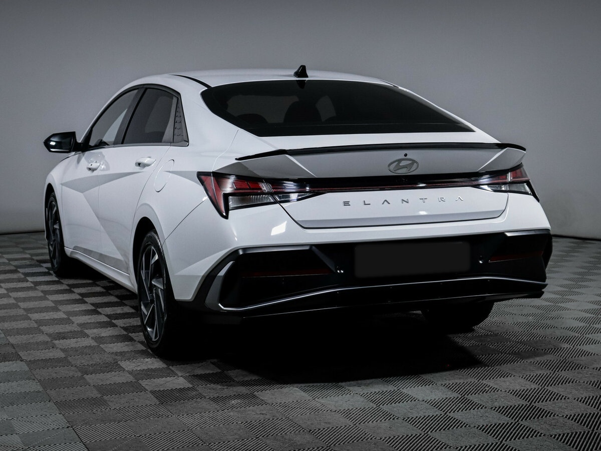 Б/У Хендай Елантра 2024 года. Фото: #5