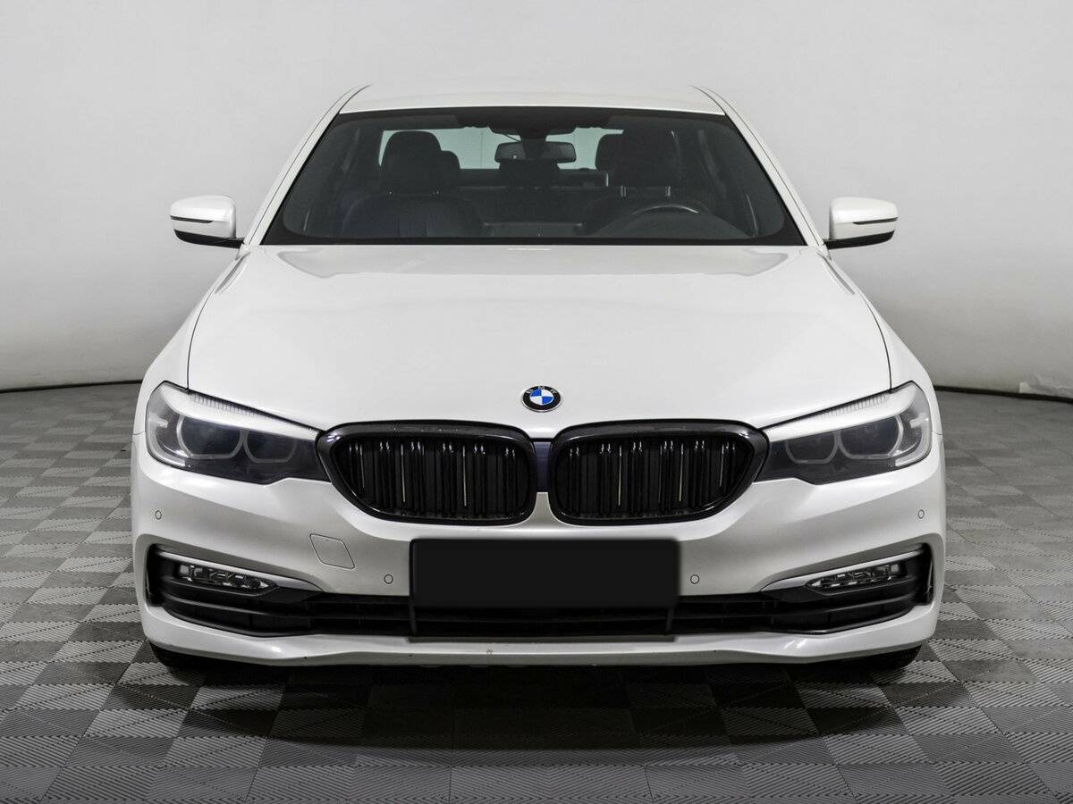 BMW 5 серии 2017 года с пробегом. Фото: #1