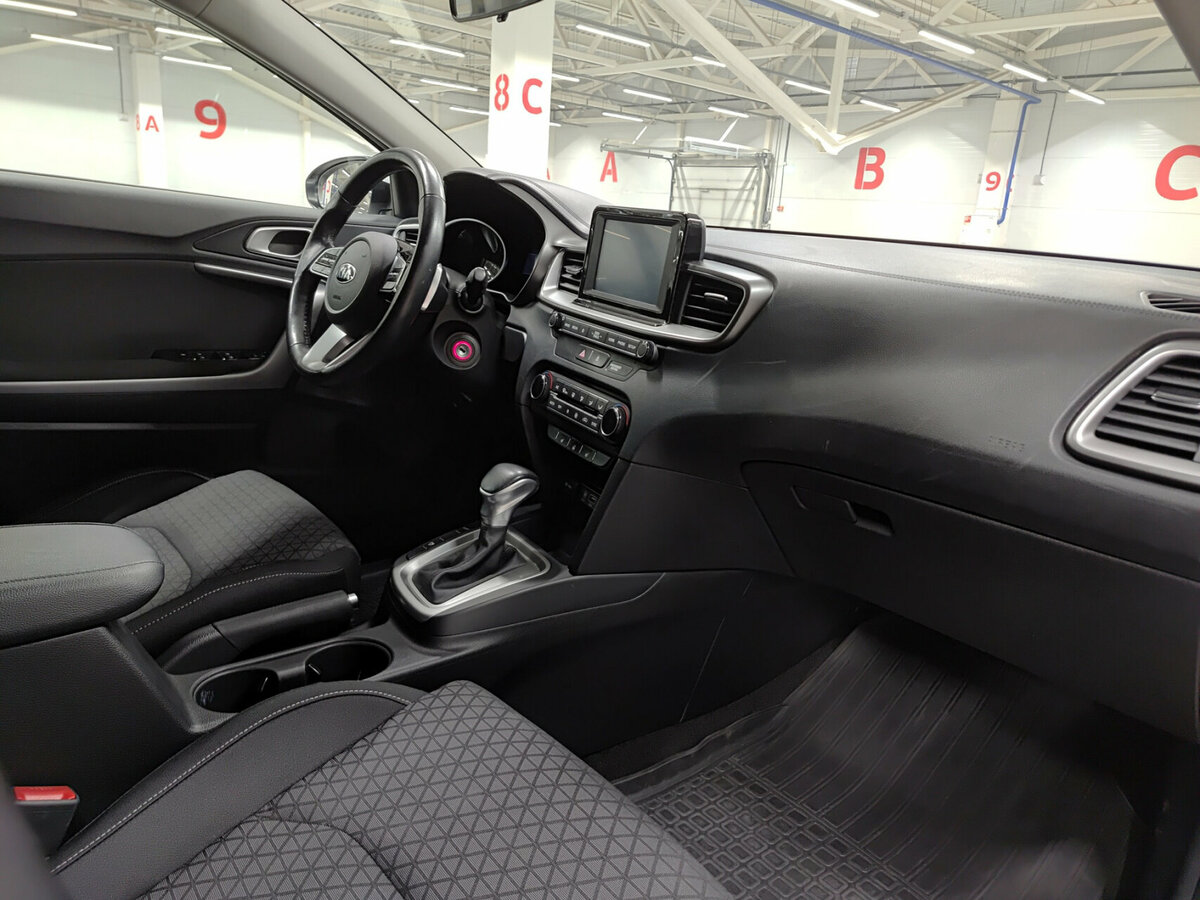 Kia Ceed 2019 года с пробегом. Фото: #10