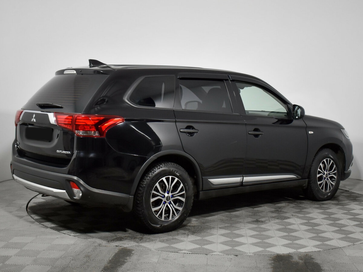 Mitsubishi Outlander 2018 года с пробегом. Фото: #3