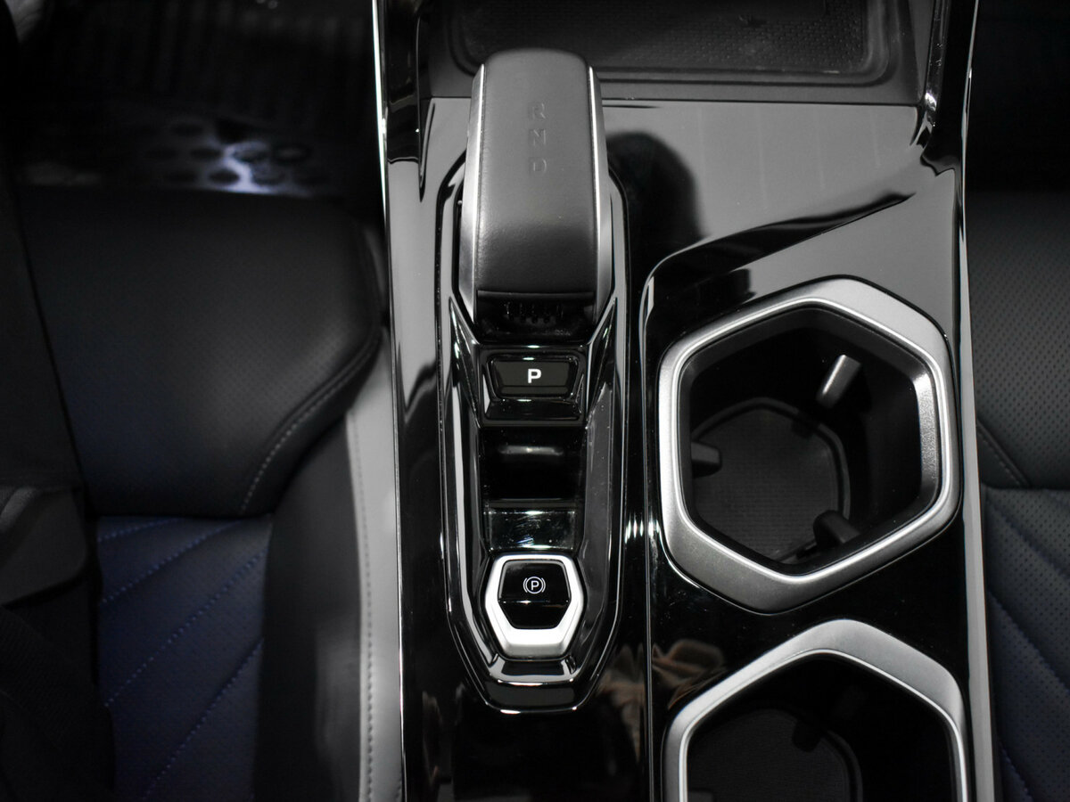 Geely Atlas 2024 года с пробегом. Фото: #8