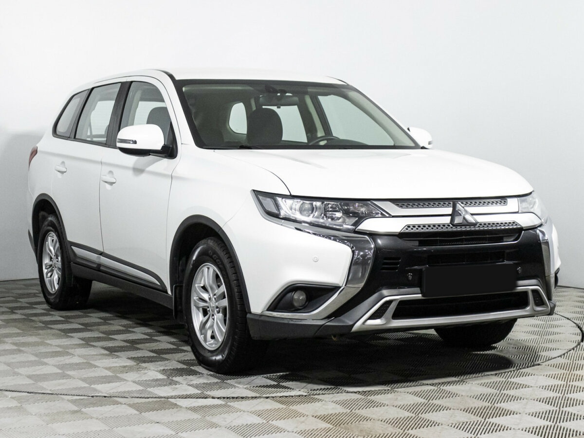 Mitsubishi Outlander 2019 года с пробегом. Фото: #2