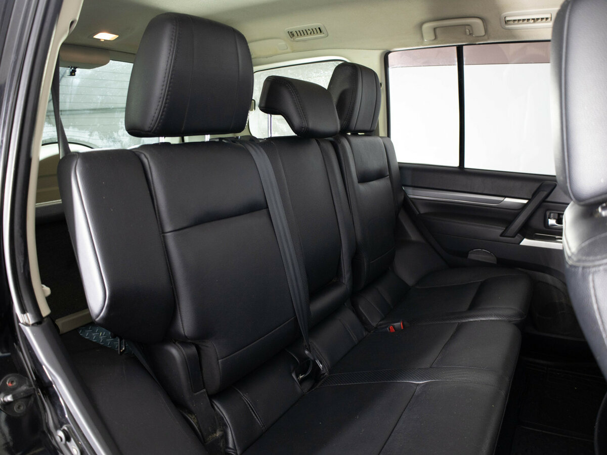 Mitsubishi Pajero 2013 года с пробегом. Фото: #10