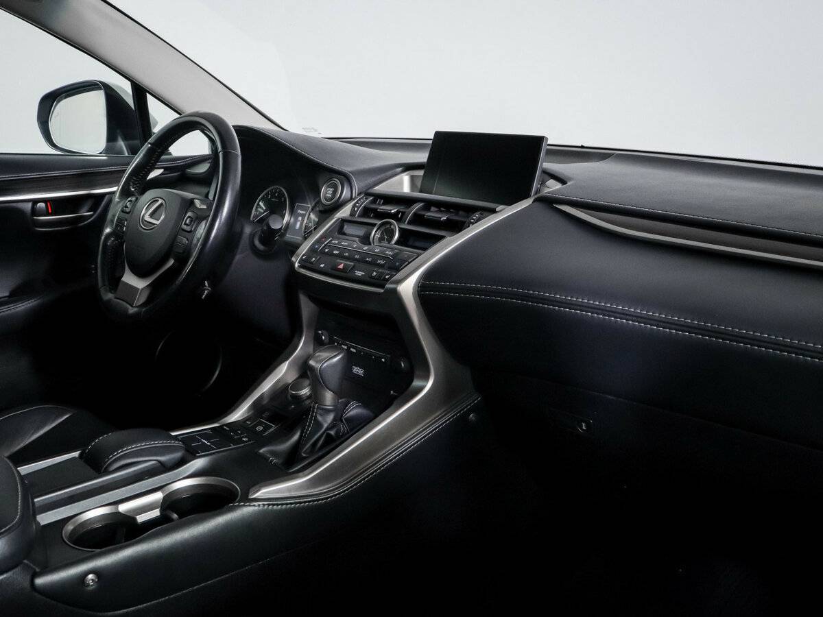 Lexus NX 2015 года с пробегом. Фото: #6