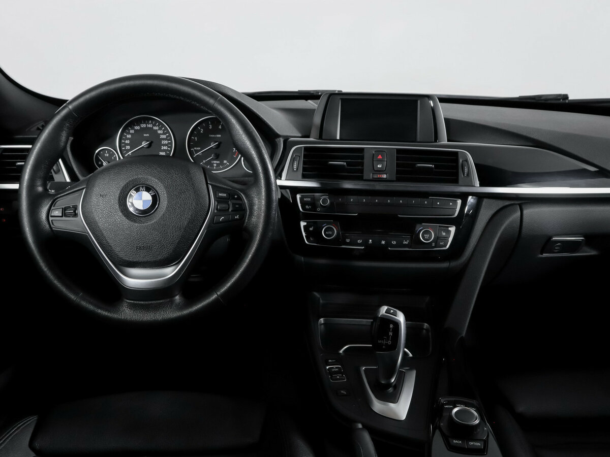 BMW 3 серии 2018 года с пробегом. Фото: #11