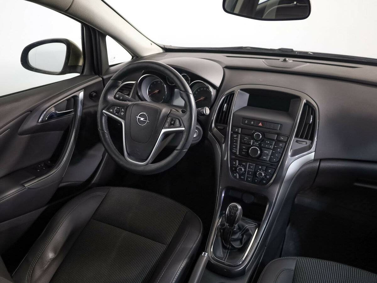 Б/У Опель Астра 2012 года. Фото: #6