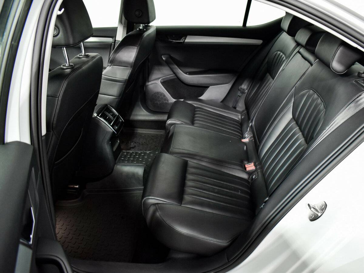 Б/У Шкода Суперб 2018 года. Фото: #8