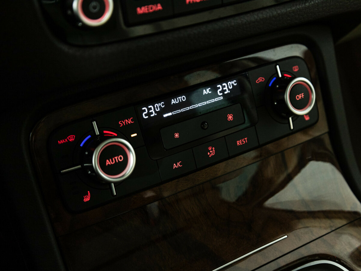 Volkswagen Touareg 2013 года с пробегом. Фото: #17