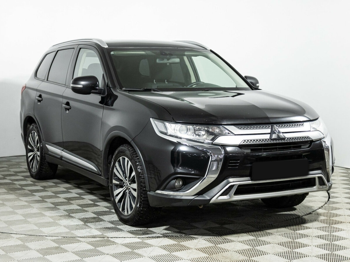 Mitsubishi Outlander 2018 года с пробегом. Фото: #2