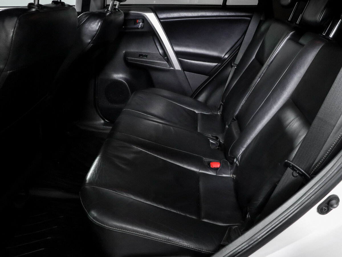 Toyota RAV4 2013 года с пробегом. Фото: #9