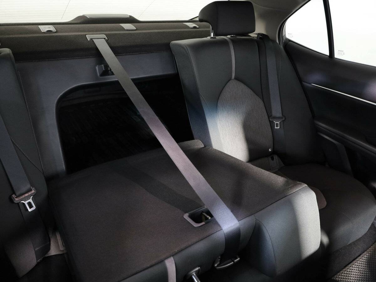 Toyota Camry 2021 года с пробегом. Фото: #25