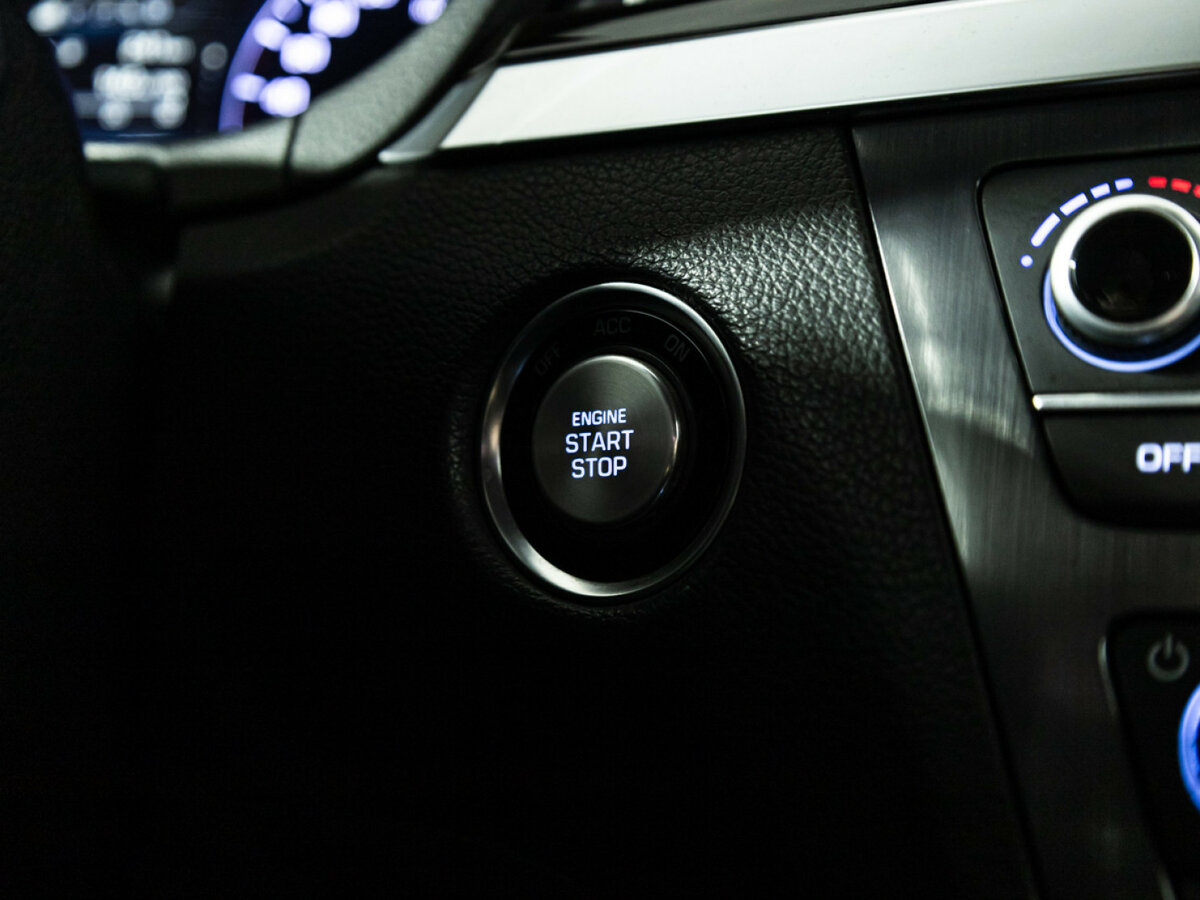 Hyundai Genesis 2015 года с пробегом. Фото: #15